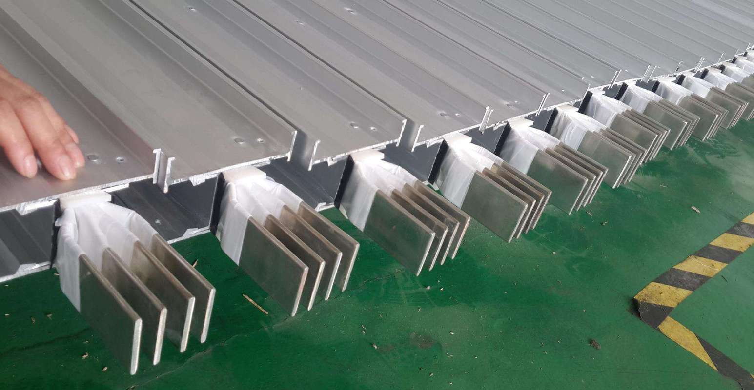 封闭式母线槽产品采用专利工艺制造